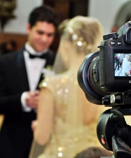backstage-blur-wedding-day-boyfriend